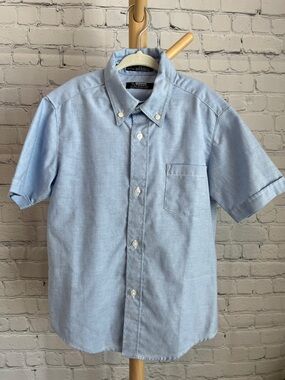 ⭐️⭐️ PICK 5 / $20 French Toast Short-Sleeve Light Blue Oxford Button-Down Shirt